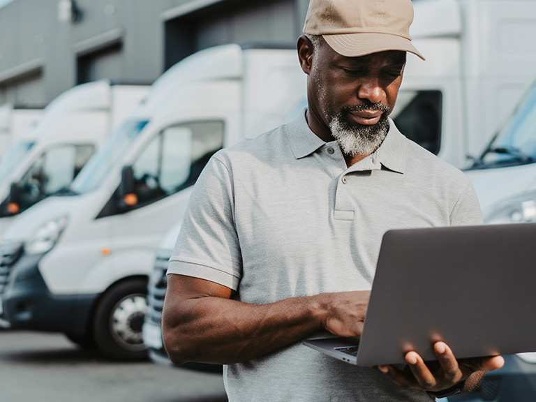 Upleveling UX research with Fleet Advisory Hub intelligence to refine a fleet management solution